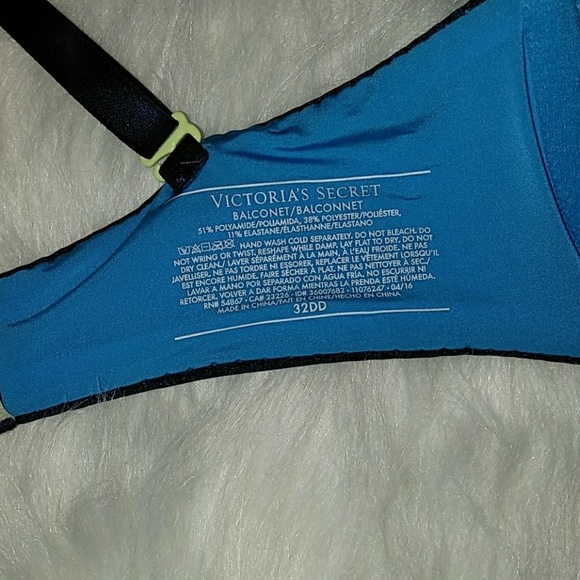 Victoria's Secret Balconet 32DD - Picture 5 of 6